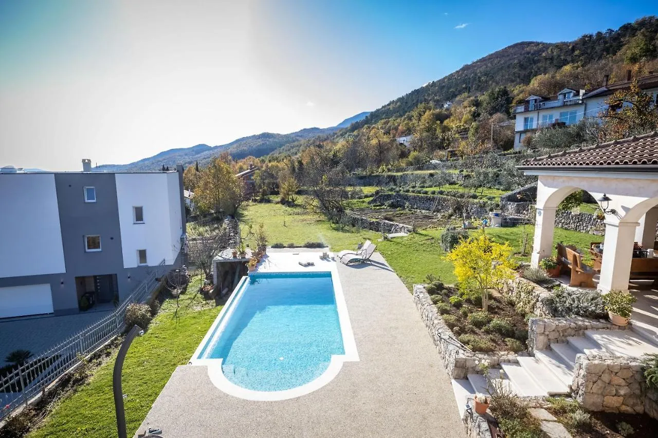 Wonderful Villa Mirna Poljane